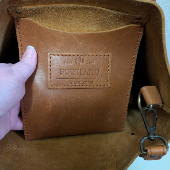 Portland Leather Full Size Crossbody FSCB Medium Brown - Picture 3 of 6